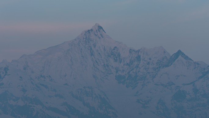 梅里雪山日照金山延时摄影