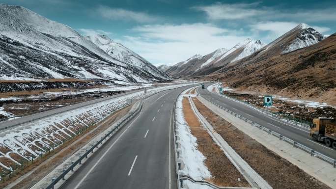 西藏旅游风光318国道林拉高速公路