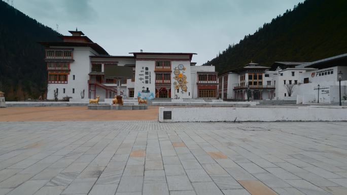 西藏旅游风光318国道鲁朗小镇创客中心