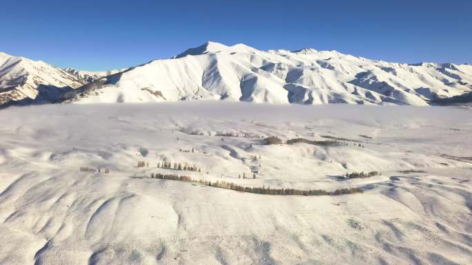 新疆雪山