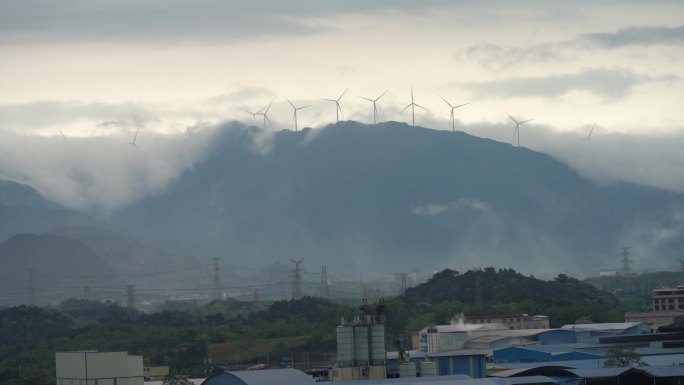 长焦下的云海日出日落风景