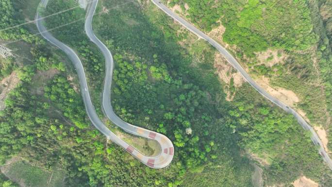 4K垂直航拍贵州弯曲公路风景