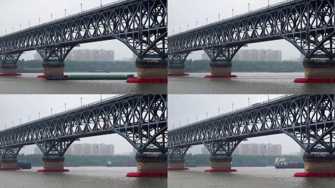 固定镜头拍摄繁忙的南京长江大桥