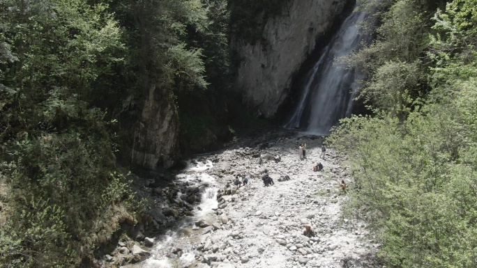 川西高原森林溪流瀑布航拍非调色片