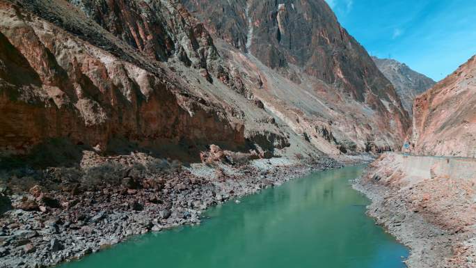 西藏旅游风光318国道怒江峡谷风光