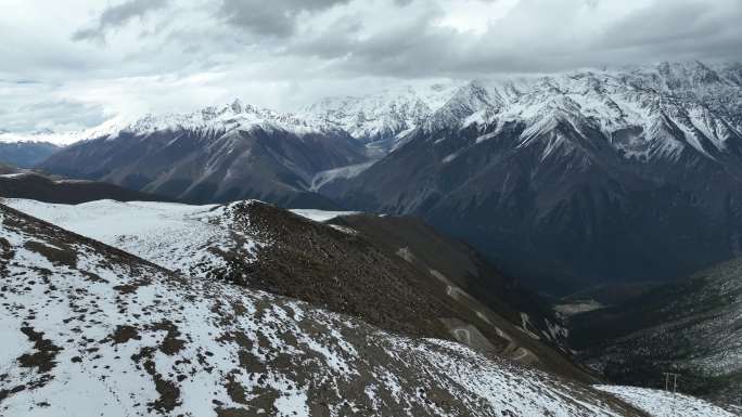 四川甘孜子梅垭口贡嘎雪山观景台