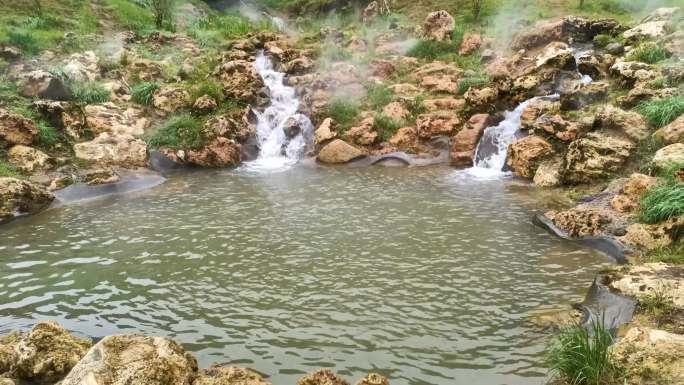 郴州北湖仰天湖高山大草原景区山泉水景观2