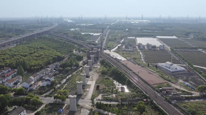 上海城市轨道交通沪苏湖铁路与高速公路