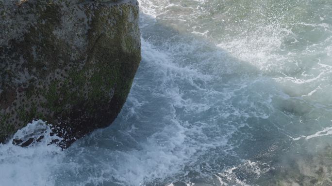 岩石海浪视频