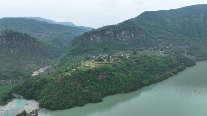 航拍四川的小山村