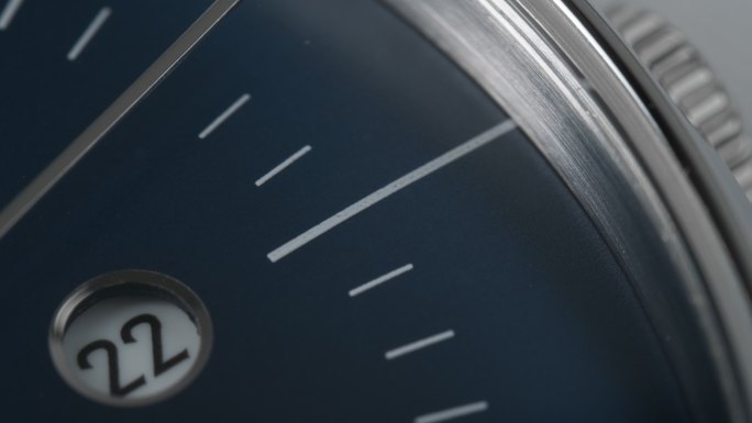 机械手表时钟指针微距特写争分夺秒