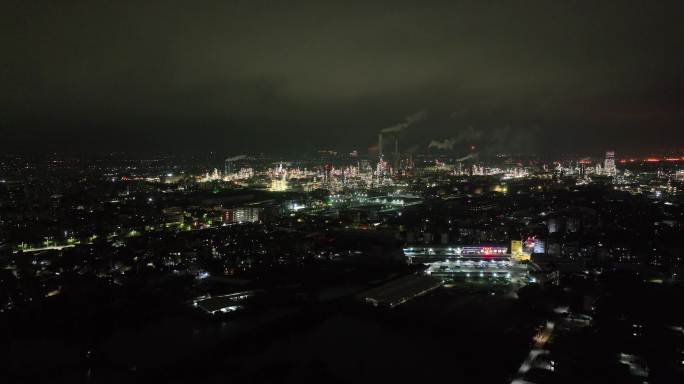 广东茂名油城化工油厂夜景航拍