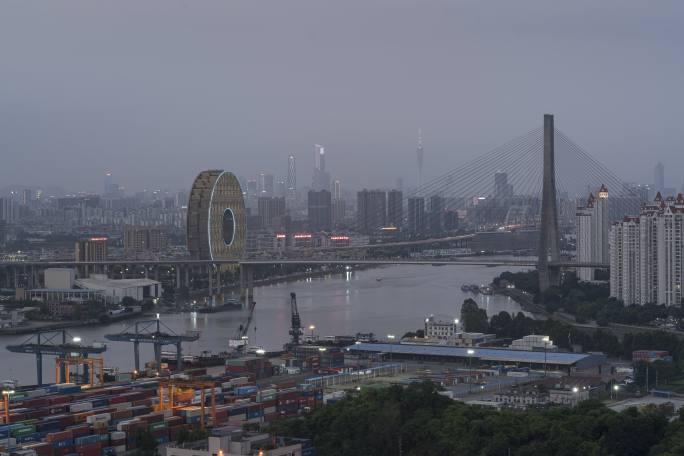 广州城市风光和佛山南海货运码头
