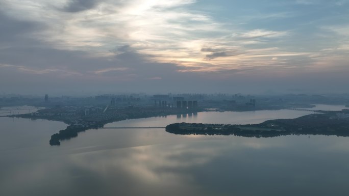 武汉江夏汤逊湖藏龙岛湖东路航拍日出朝霞3