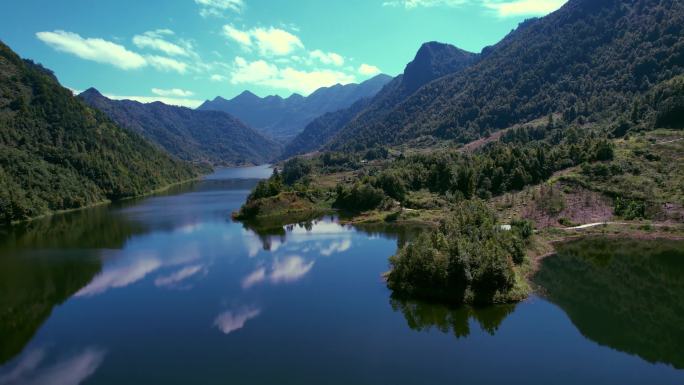 湖泊水库山脉河流航拍