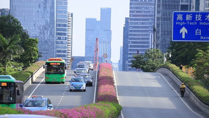 深圳科苑南路城市上班车流