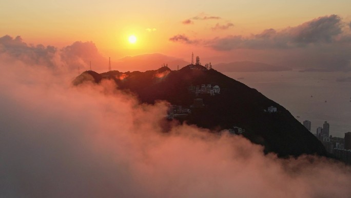 香港太平山日落云海