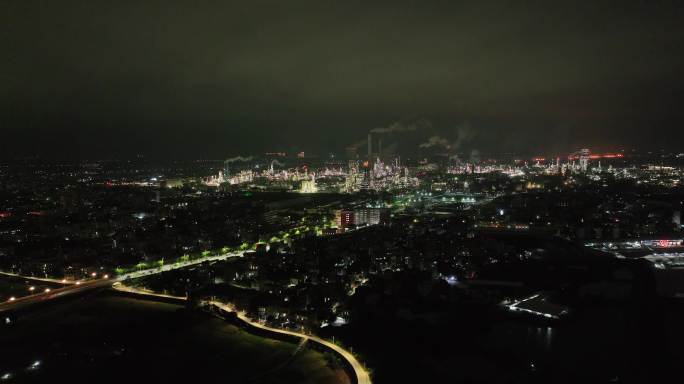 广东茂名油城化工油厂夜景航拍