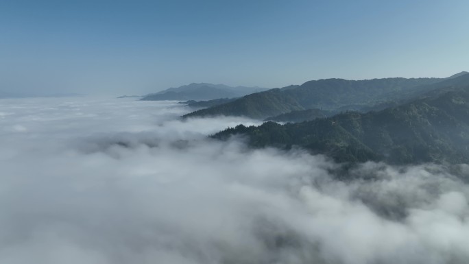 苗寨雾景