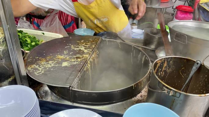 马来西亚槟城美食干捞云吞面制作过程