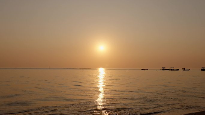 唯美浪漫海面水面日出日落波光粼粼