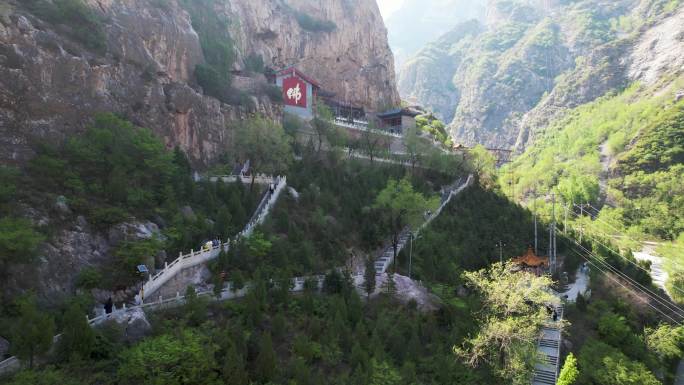 航拍山中寺庙B06