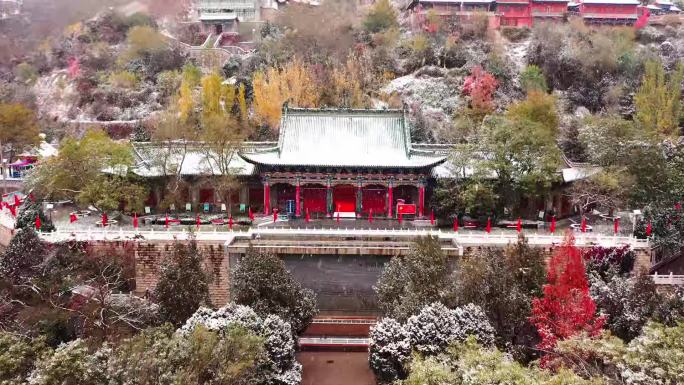 白塔山雪景