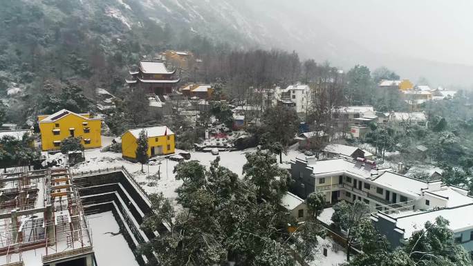 龙子岩雪景