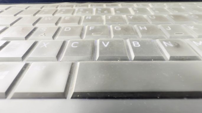肮脏的电脑键盘模