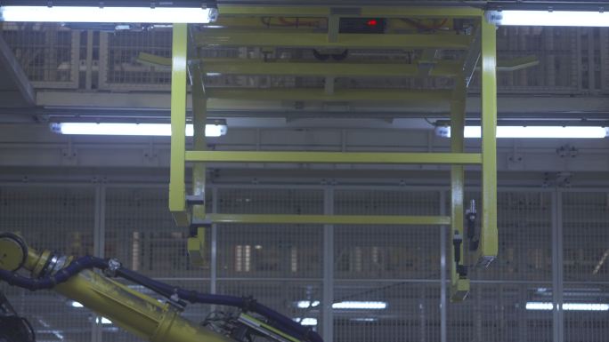 自动化汽车生产车间机械臂空境