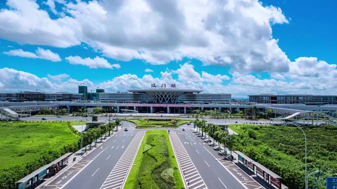 城市风光江门航拍江门站前行延时蓝天白云