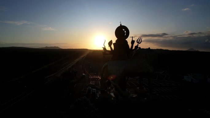 【4K航拍】唯美逆光-印度雕像剪影