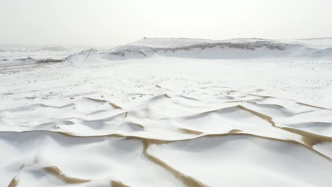 雪盖沙丘