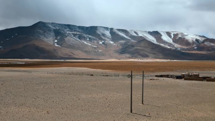 西藏旅游风光冈底斯山脉高原牧场
