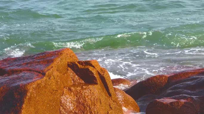 青岛海岸礁石劈浪后浪推前浪原声 4K素材