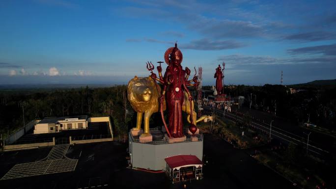 【4K航拍】圣神的印度宏伟神像-环绕拍摄