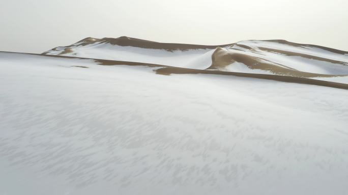 雪盖沙丘