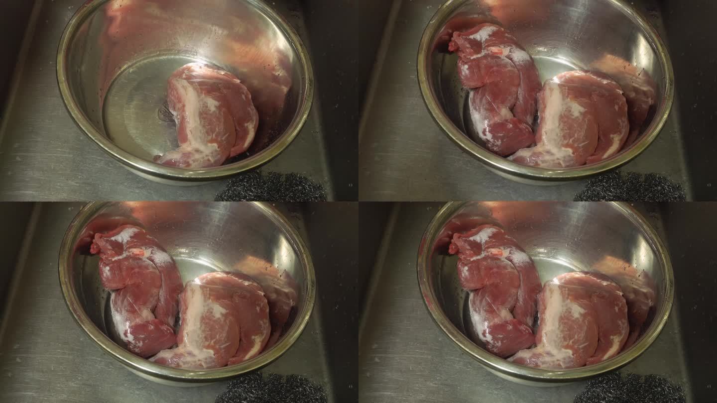 盆里装新鲜猪肉 (2)