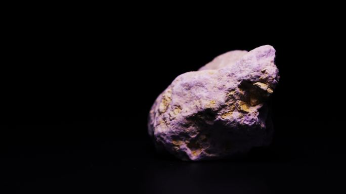 紫磷铁锰矿矿石标本