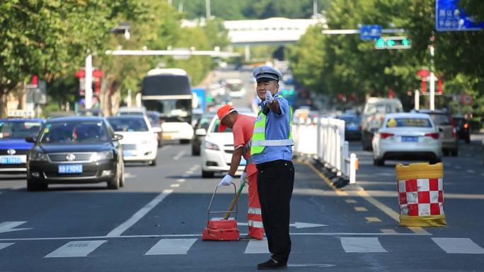 交警指挥交通