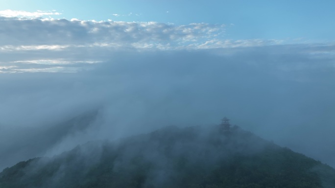 航拍襄阳鹿门山国家森林公园云海自然风光