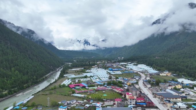 雪山波密