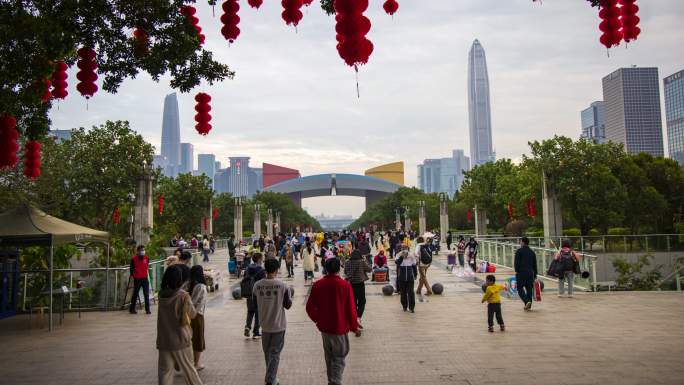 傍晚莲花山深圳市民广场人流延时