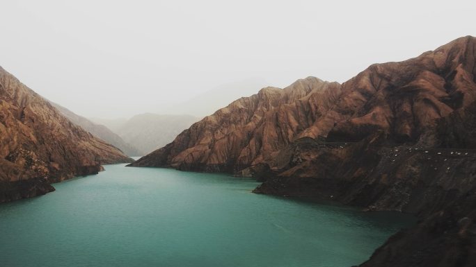 新疆阿尔塔什水库航拍