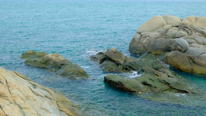 海景海边岩石礁石浪花 大海岸边石头海浪