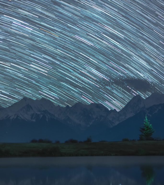 4K云南迪庆德钦雪达湖梅里雪山星轨延时