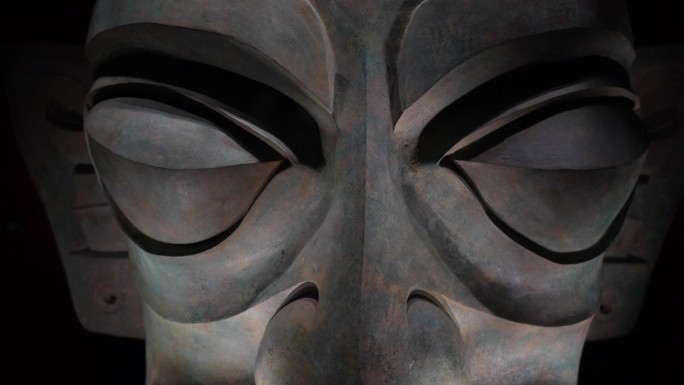 广汉三星堆博物馆青铜纵目大面具