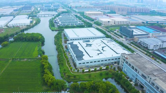 4K现代化工厂外立面江河水系环绕美丽工厂