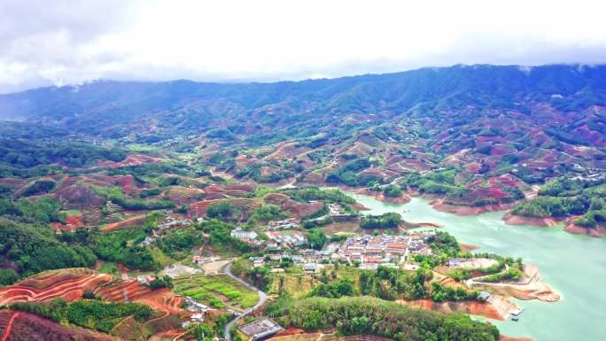 陇川龙江水库雨后