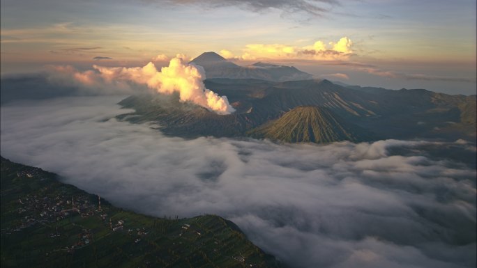 印尼布罗莫火山口航拍延时日出